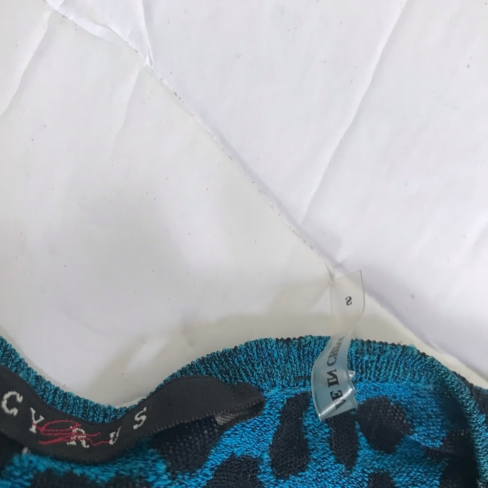 Cyrus Leopard Sheer V-Neck Sweater Top Pullover Belt Buckle Stretch Animal Print - Picture 7 of 12